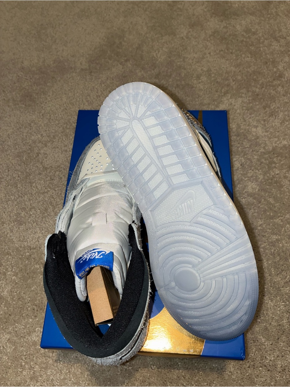 Men's Jordan 1 High OG - Picture 8 of 11